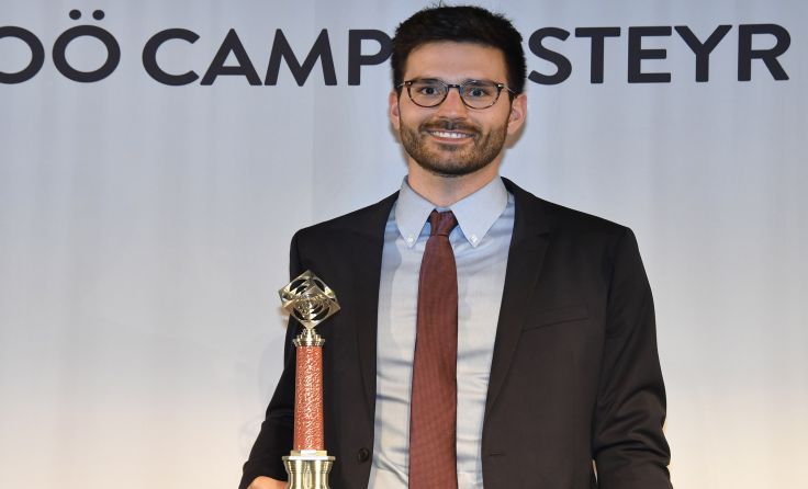 Klemens Barth mit dem „Best-Student-Award“. Foto: FHOÖ
