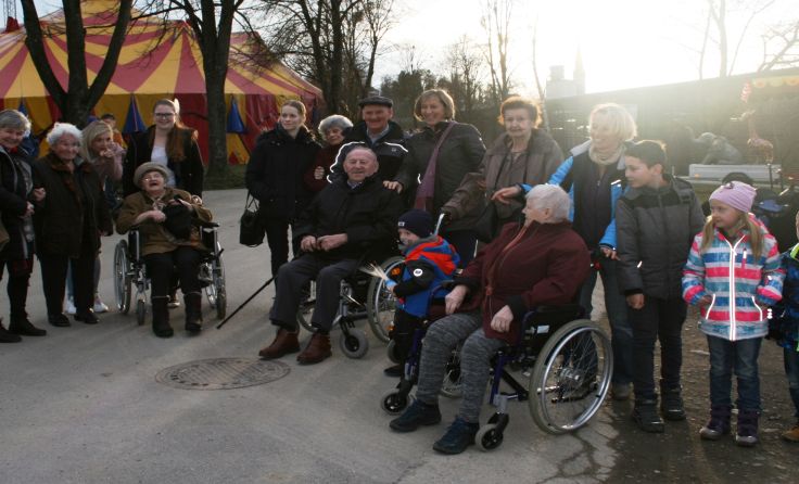 Die Senioren freuen sich auf die Vorstellung.Foto: Bezirksseniorenhaus Gramastetten 