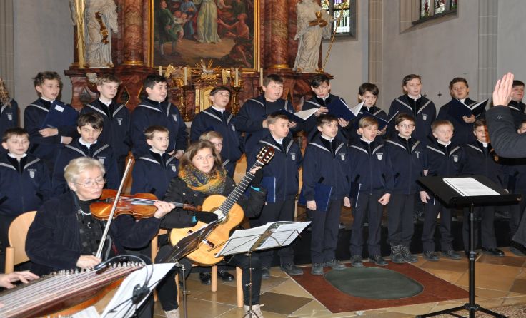Die Florianer Sängerknaben in der Pfarrkirche von Altenberg Foto: Pockfuss