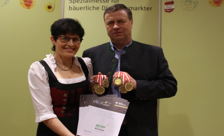 Elisabeth und Johann Zehethofer freuen sich über die Auszeichnungen.Foto: Messe Wieselburg