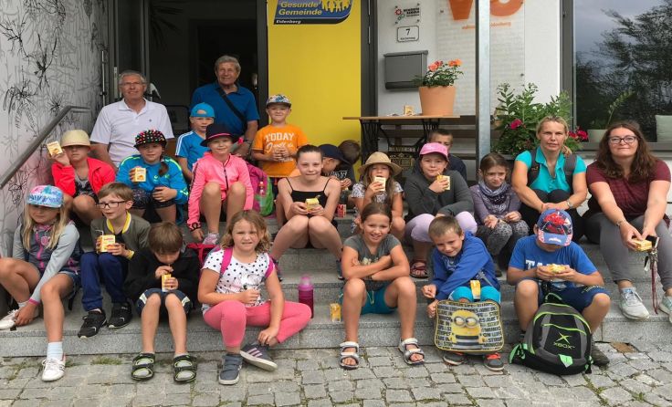 Nach der Wanderung gab es die verdiente Jause. Foto: Manfred Pointner
