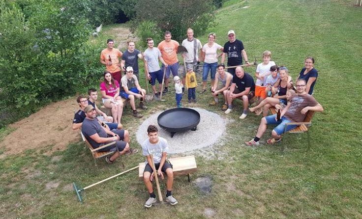 Die Ehrenamtlichen freuen sich über ihr gelungenes Werk. 