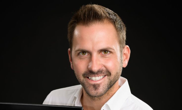 Peter Affenzeller mit seiner „Online-Box“ Foto: Ludwig Pullirsch photography