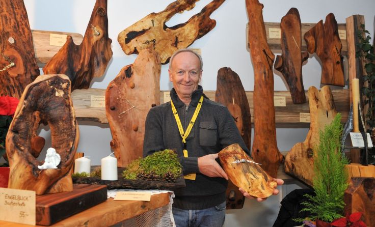 Holz ist eines der bestimmenden Themen des Brauchtumsmarktes. Foto: Erich Pröll