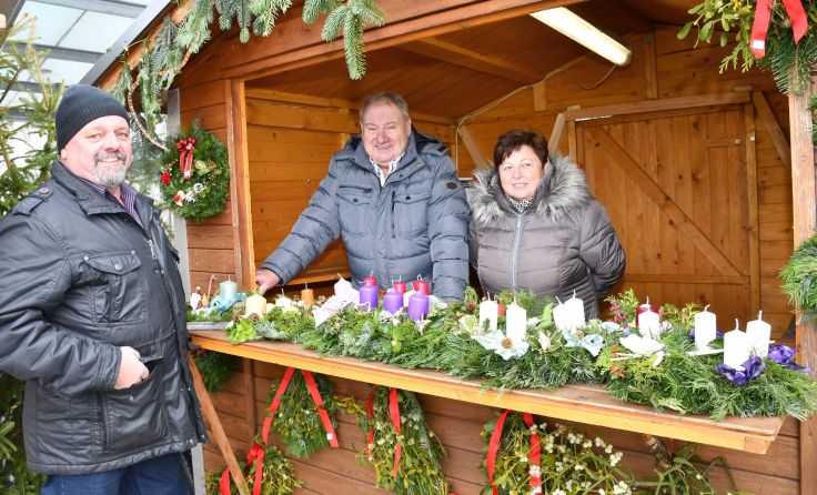 Etwa 50 Aussteller bieten ihre Produkte in Alberndorf an. Foto: Johann Stadler