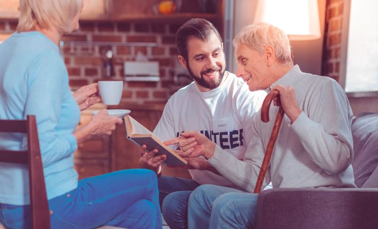 Die Pflege in der Zukunft braucht neue Ansätze. Foto: Yakobchuk Viacheslav/shutterstock.com