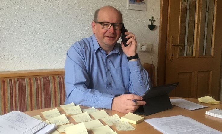 Johann Plakolm in seinem Homeoffice. Foto: Privat/Gemeinde