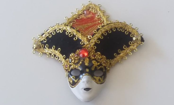 Mit dieser Maske erreicht man Aufmerksamkeit. Foto: Hamedinger