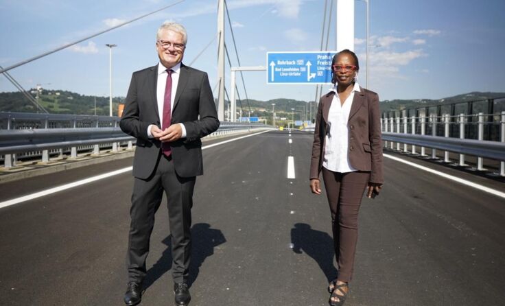 Der Linzer Bürgermeister Klaus Luger und Beverley Allen-Stingeder. (Foto: Brugger)