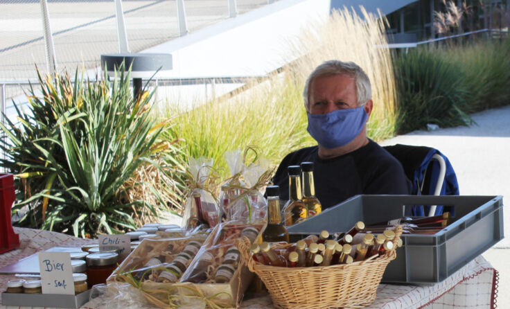 Walter Allerstorfer am Wochenmarkt. (Foto: Peherstorfer)