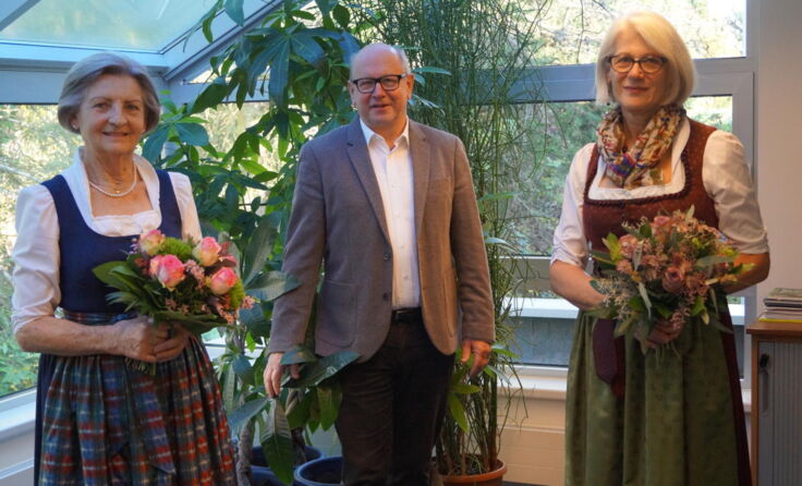Christine Grabinger (rechts), Bürgermeister Johann Plakolm und Erika Königstorfer. (Foto: Zauner)