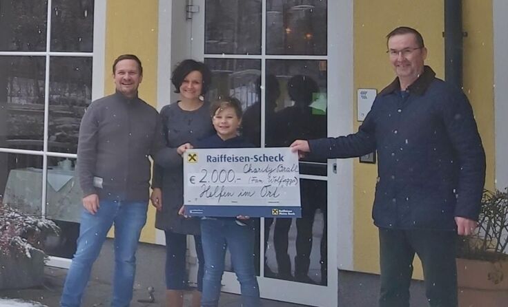 Die Übergabe des Spendencheks in der Höhe von 2.000 Euro. (Foto: Familie Wolfsegger)