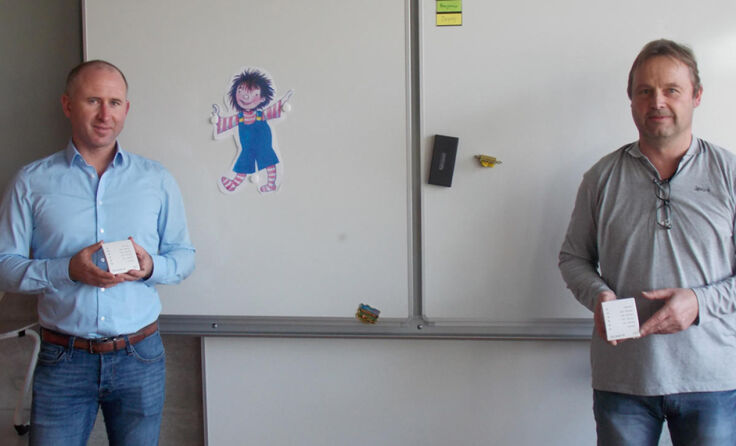 Bürgermeister David Allerstorfer und und Schulwart Thomas Gumplmayr. (Foto: Peherstorfer)