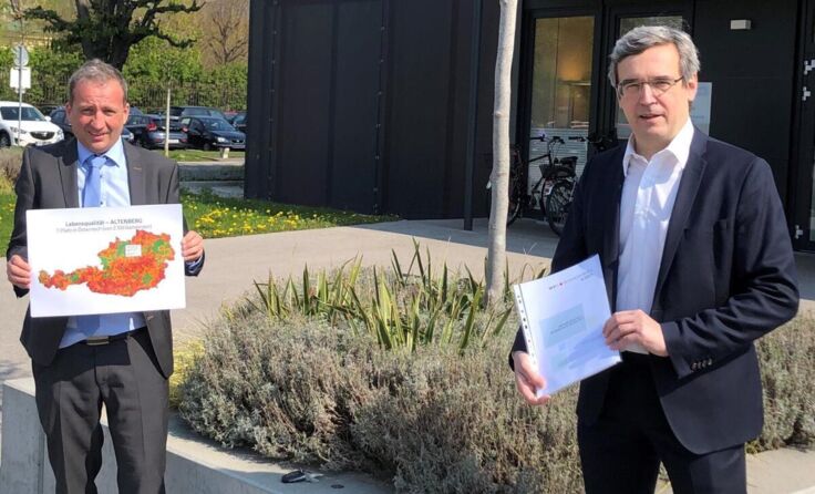 Bürgermeister Michael Hammer mit Franz Sinabell vom WIFO (Foto: Gemeinde)