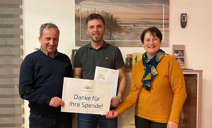 Die Übergabe der Spendensumme an Familie Reichetseder. (Foto: Gemeinde)