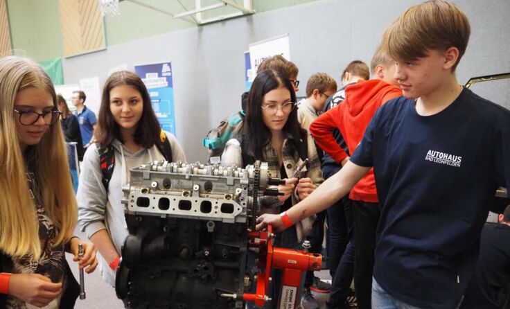Die PTS versuchen, auch junge Frauen für technische Berufe zu begeistern. (Foto: WKO UU)