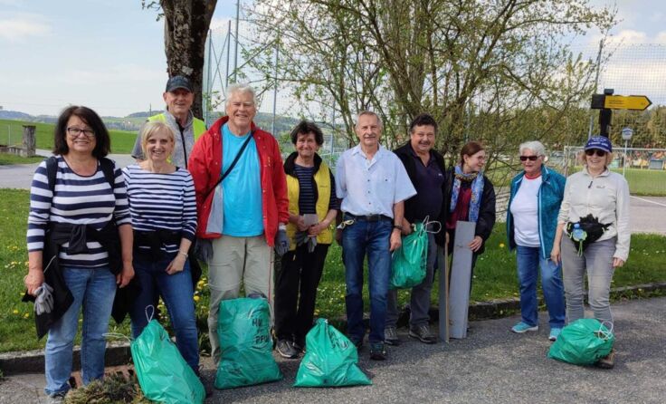 Gemeinsam wurde Müll gesammelt. (Foto: Ganglberger)