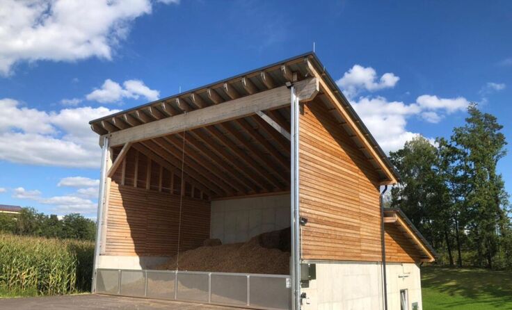 In Feldkirchen wird Holz zu Wärme. (Foto: Stefan Mahringer)