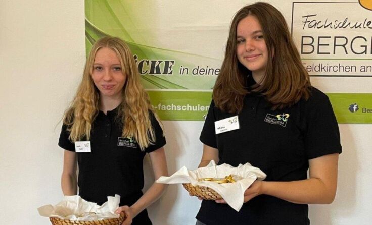 Die Schülerinnen freuen sich auf den Besuch. (Foto: FS Bergheim)