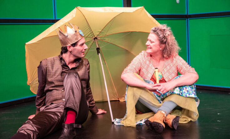Miss Sonnenschein bringt gute Laune ins Jammerland. (Foto: Theater des Kindes)