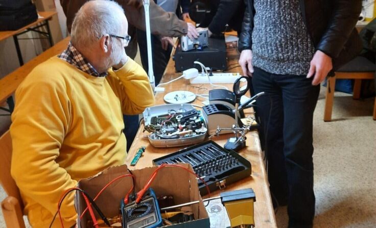 Wegwerfen war gestern - heute heißt es reparieren. (Foto: Wolfsteiner)