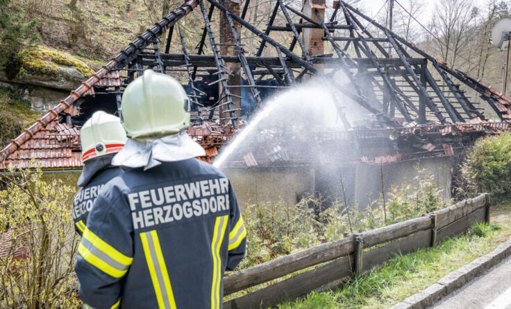 (Foto: TEAM FOTOKERSCHI.AT / FF NEUSSERLING)