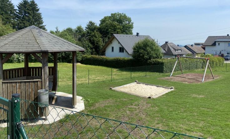 Der neue Spielplatz in Oberbairing. (Foto: Gemeinde)