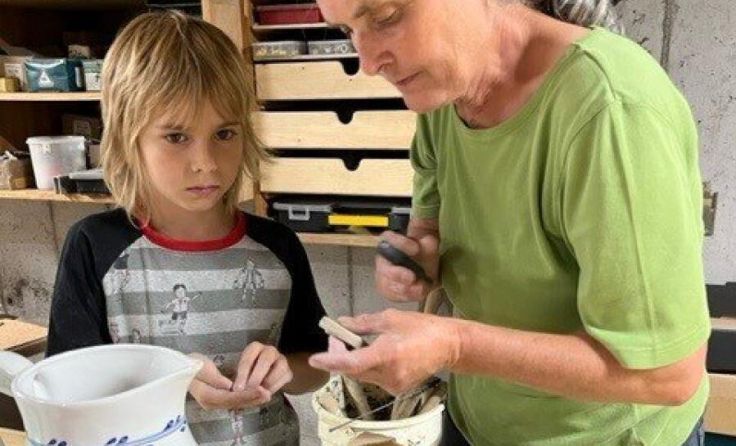 Die Kinder wurden im Töpfern unterrichtet. (Foto: Johanna Ehrenmüller)