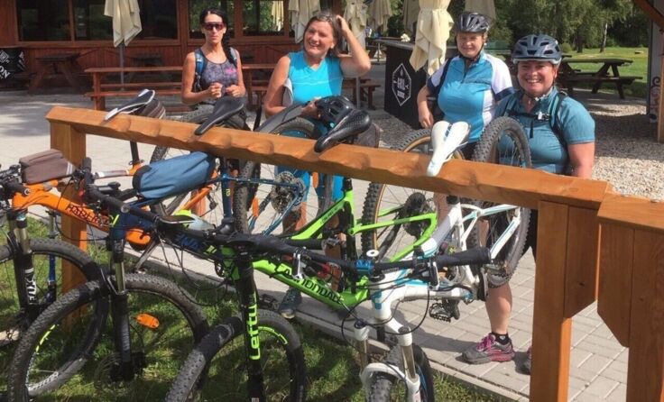 Die Bike-Gruppe macht eine Rast. (Foto: Schöttl)