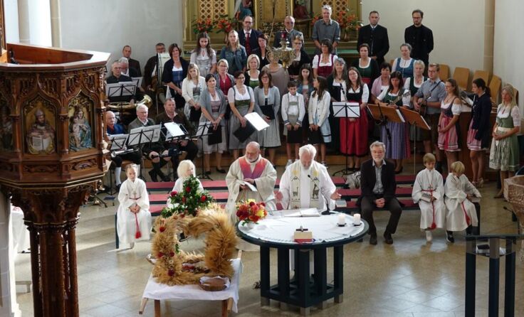 Die Feierlichkeiten in der Kirche. (Foto: Oberndorfer)