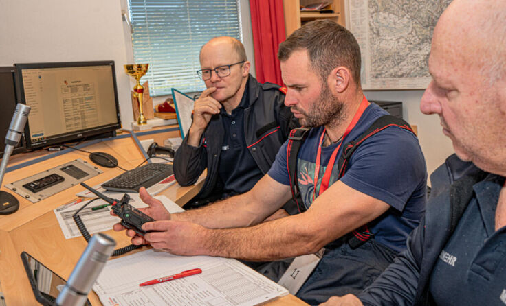 Auch am Schreibtisch mussten Aufgaben erledigt werden. (Foto: BFK UU)