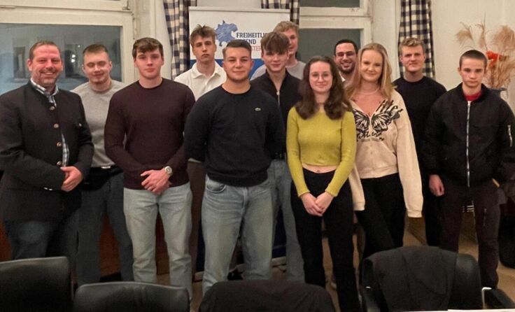 Der Jugendobmann Tommy Neumaier (sechster von links) mit seinem Team. (Foto: FPÖ UU)