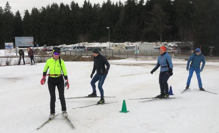 Die Teilnehmer lernten verschiedene Langlauf-Techniken. (Foto: Schöttl)