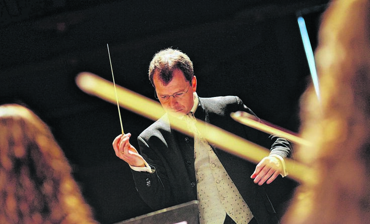 Peter Aigner ist Dirigent und Leiter des Neujahrskonzerts in St. Marien. Foto: Reinhard Winkler