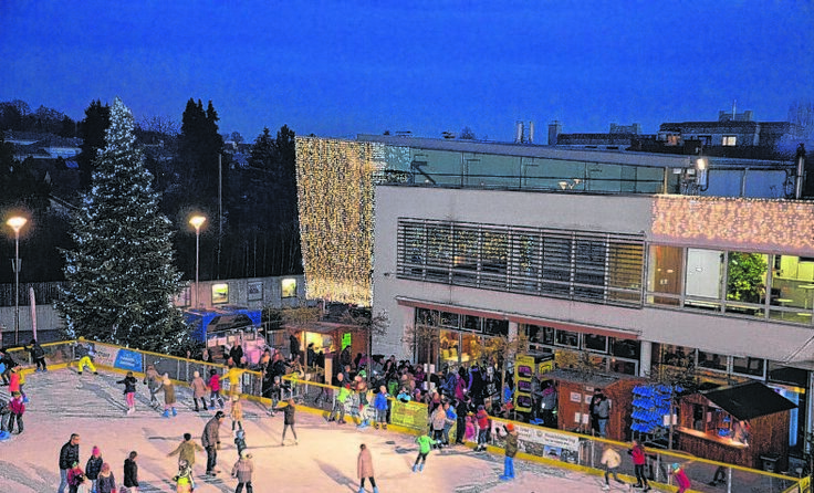 Wintersportler beleben das Leondinger Zentrum. Foto: Stadtgemeinde
