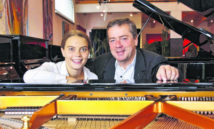 Sabine, die Tochter von Künstler Martin Pyrker, ist ebenfalls mit von der Partie.