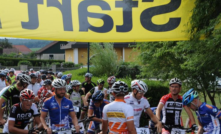 Das Starterfeld des Plattenbergrennens 2015. 