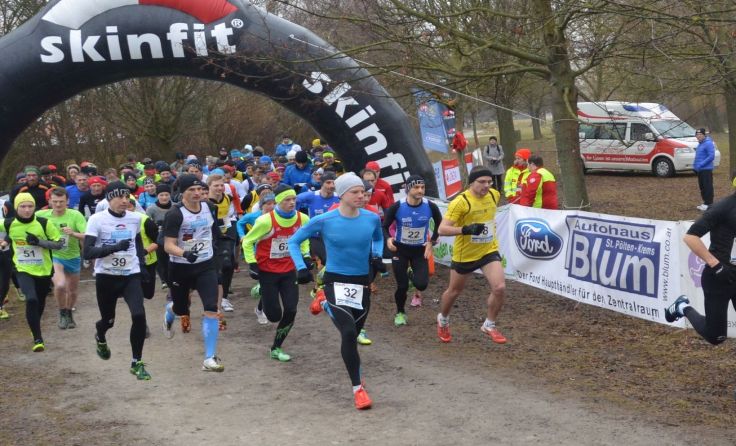 Der Start des Hauptlaufs. Fotos: NF St. Pölten/Laufsport/Andreas Tiefenbacher 