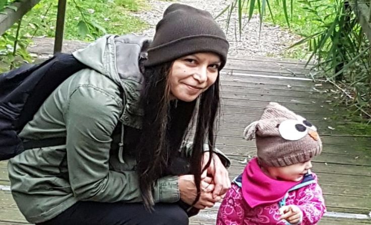 Althea Müller mit ihrer kleinen 21 Monate alten Tochter. 