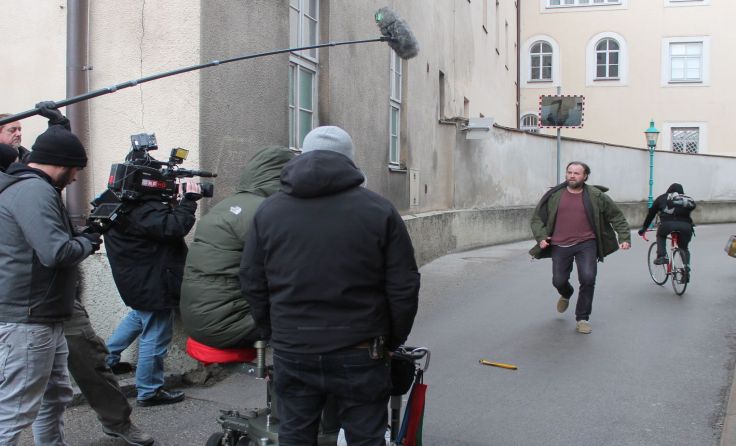 Thomas Stipsits beim Dreh einer Szene in der Lederergasse in St. Pölten. Fotos: Thomas Lettner