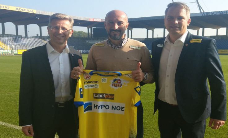 (v.l.) SKN-Präsident Helmut Schwarzl, Ranko Popovic, SKN General Manager Andreas Blumauer