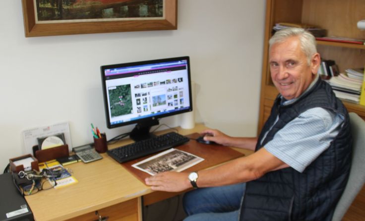 Gemeindearchivar Alfred Traindt in seinem Büro. Foto: Thomas Lettner