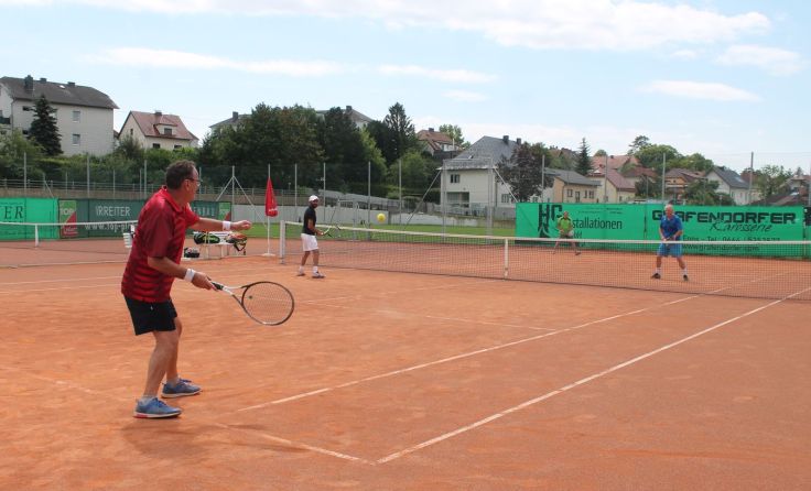 Um 17 Uhr beginnt das Tennis-Showprogramm in verschiedenen Leistungsklassen. Foto: Thomas Lettner