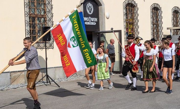 Das Fest beginnt am Ennser Hauptplatz und endet beim EnnsWerk-Festzelt. Foto: Huemer