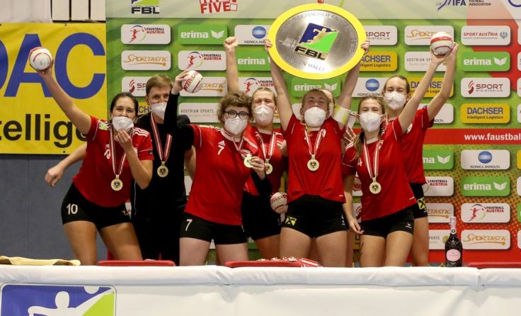Der Außenseiter ASKÖ Seekirchen wurde österreichischer Meister. Fotos: OEFBB