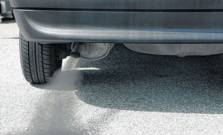 Der Autoverkehr als Hauptverursacher steht im Mittelpunkt der Debatte. Foto: Weihbold