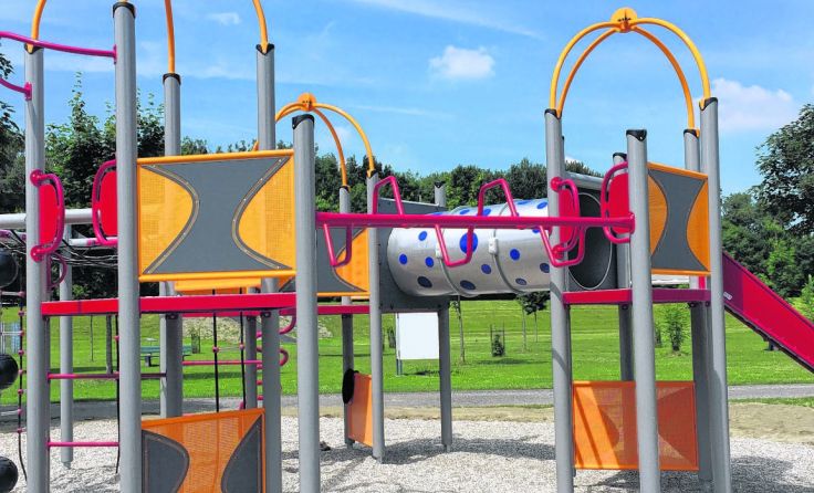 Eines der neuen Abendteuerspielgeräte beim Pleschingersee Foto: Stadt Linz
