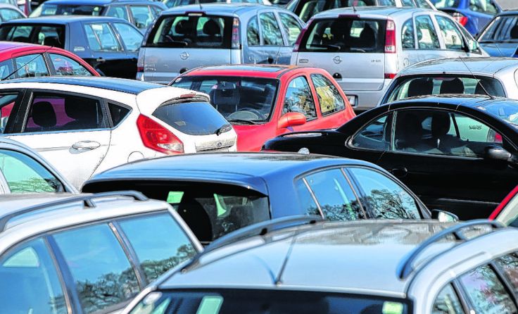 Voller Parkplatz Foto: Weihbold