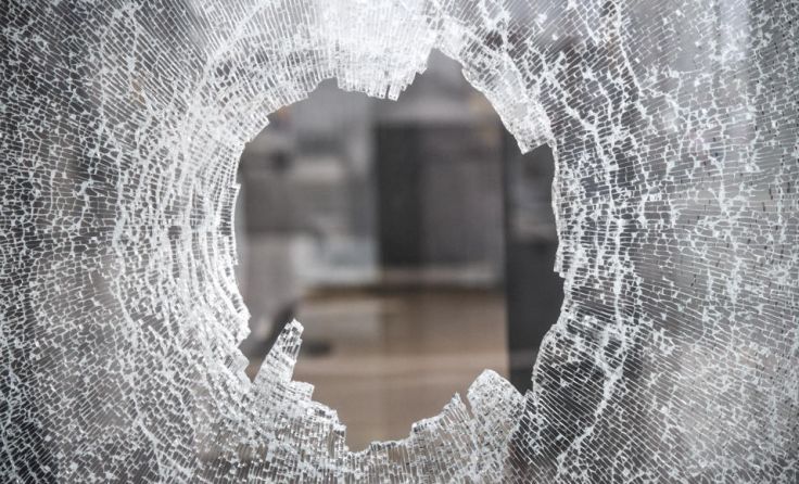 Durch den Vandalismusakt beim Neuen Rathaus ist erheblicher Schaden entstanden. Foto: Stadt Linz