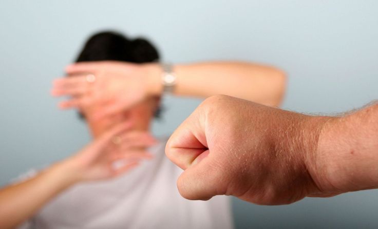 Gewalt geht oft mit Abhängigkeit einher. Foto: Wodicka